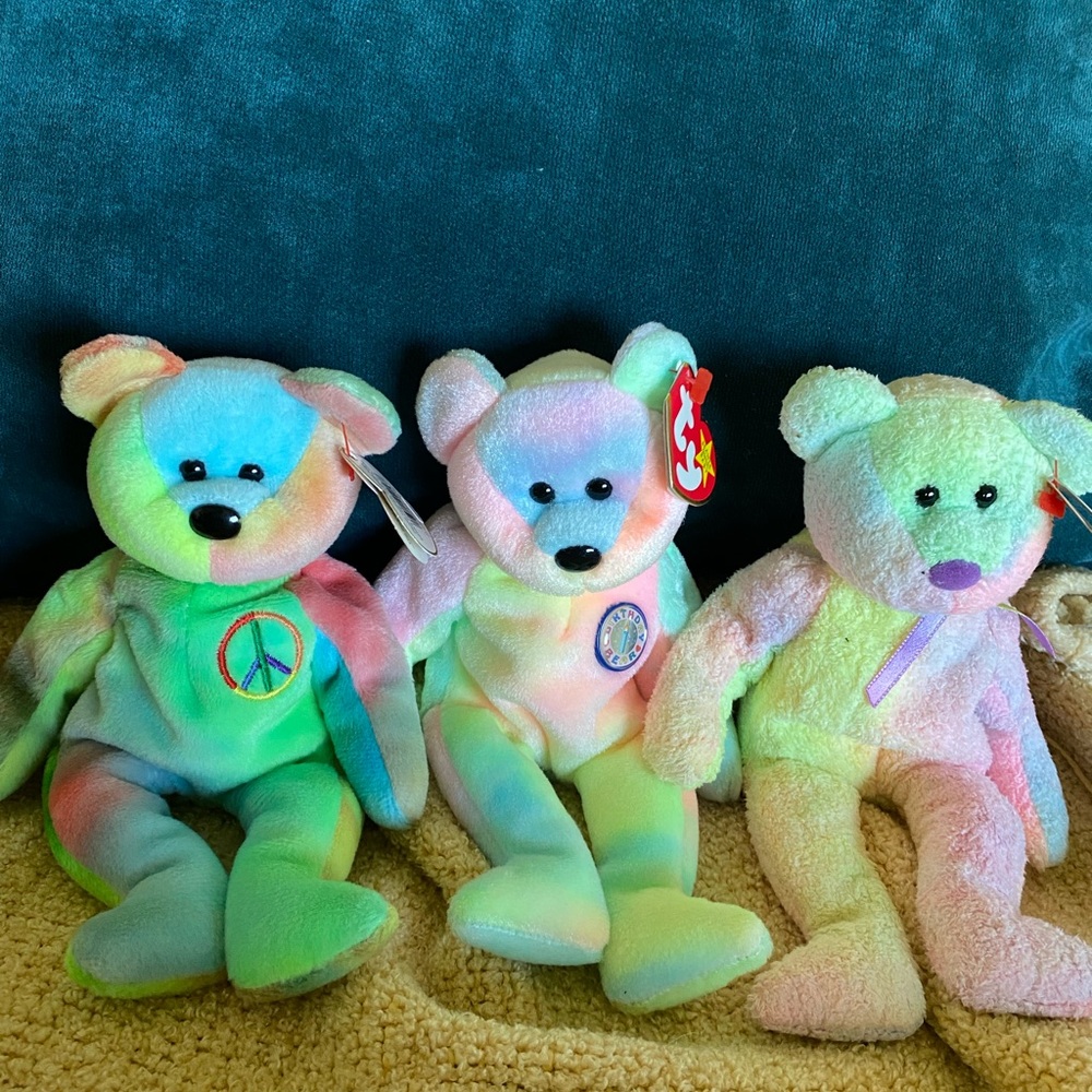 Beanie Babies Peace 1996, BB Bear 1999,& Groovy 1999.